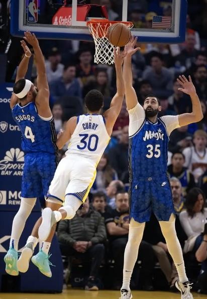 NBA战报：勇士121-115凿穿魔术终结连败 库里36+6班切罗两双