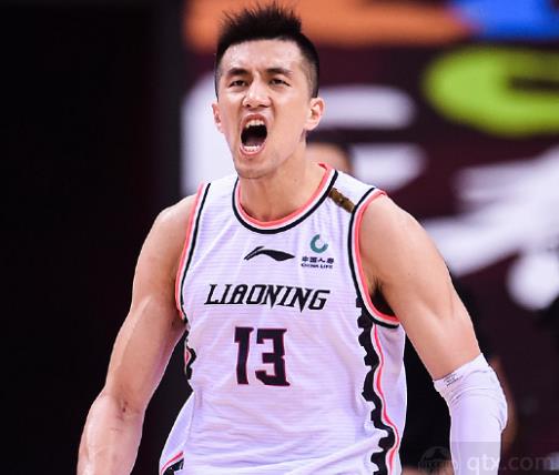 杜锋称赞郭艾伦 年轻球员已他为榜样 杜锋称赞郭艾伦 年轻球员已他为榜样