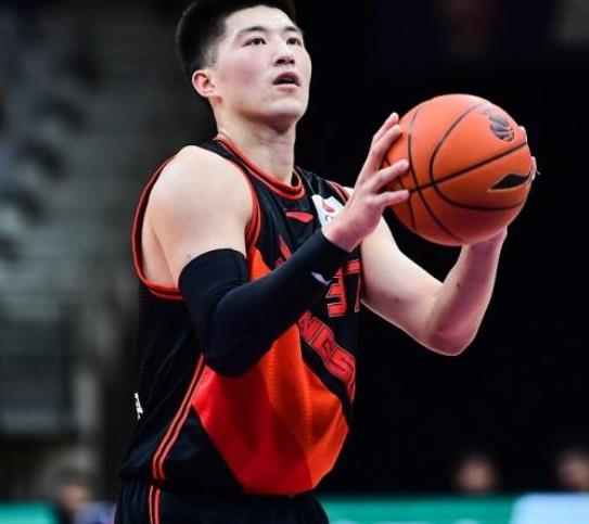 媒体人:赵率舟与辽宁男篮签C级合同 正式重返CBA 媒体人:赵率舟与辽宁男篮签C级合同 正式重返CBA
