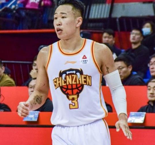 媒体人:贺希宁每天都和容子峰视频通话,等他早日健康回归 媒体人:贺希宁每天都和容子峰视频通话,等他早日健康回归