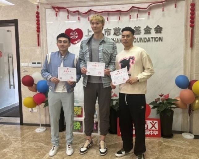 王哲林谈资助贫困生:我认为这是我本该做的 王哲林谈资助贫困生:我认为这是我本该做的
