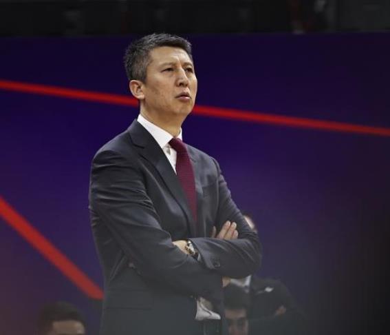 郭士强:仍需靠单外援打许多场,小外援正寻找但啥时候到仍不清 郭士强:仍需靠单外援打许多场,小外援正寻找但啥时候到仍不清