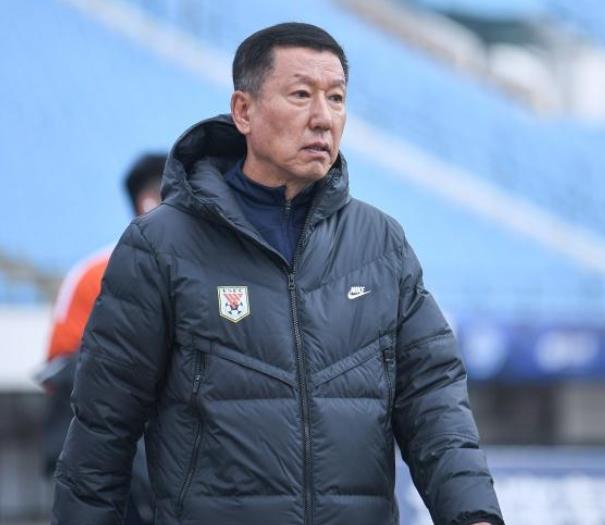 崔康熙和徐正源执教国足的概率性不高,足协可能过渡使用本土教练 崔康熙和徐正源执教国足的概率性不高,足协可能过渡使用本土教练