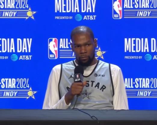 KD:愿能得到那些努力打球并取得我如成就水平的球员的尊重! KD:愿能得到那些努力打球并取得我如成就水平的球员的尊重!