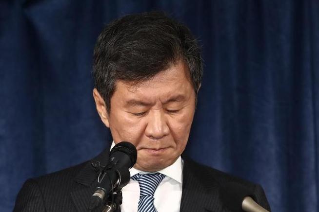 韩国足协主席郑梦奎随时有可能卸任,教练协会准备让他辞职 韩国足协主席郑梦奎随时有可能卸任,教练协会准备让他辞职