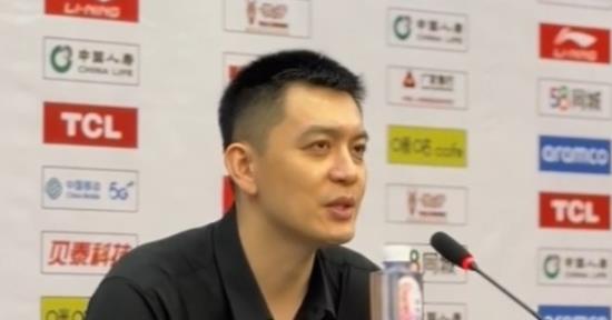 顶住新疆队反击靠的是啥?杨鸣:我们在处理关键球方面做得更棒 顶住新疆队反击靠的是啥?杨鸣:我们在处理关键球方面做得更棒