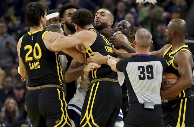 戈贝尔将进入名人堂,因为它被称为篮球名人堂,而不是NBA名人堂 戈贝尔将进入名人堂,因为它被称为篮球名人堂,而不是NBA名人堂