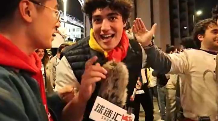当事人的父亲已经表达了歉意,现在正等待皇家马德里的回应。 当事人的父亲已经表达了歉意,现在正等待皇家马德里的回应。