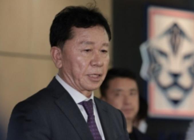 韩国足球队的选帅负责人郑海成近日宣布离职,可能是因为与韩国足球协会的高层存在意见不合 韩国足球队的选帅负责人郑海成近日宣布离职,可能是因为与韩国足球协会的高层存在意见不合