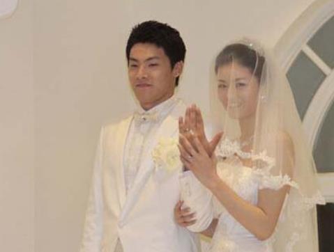 表示感激妻子宁愿冒着名誉受损的风险,也要开启新的旅程 表示感激妻子宁愿冒着名誉受损的风险,也要开启新的旅程