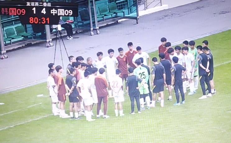 中国U15国家少年队以4-1的比分战胜韩国U15队！邝兆镭和万项建功得分